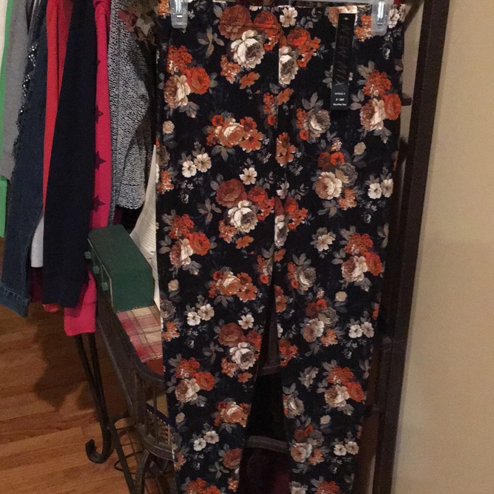 Women’s floral one size leggings